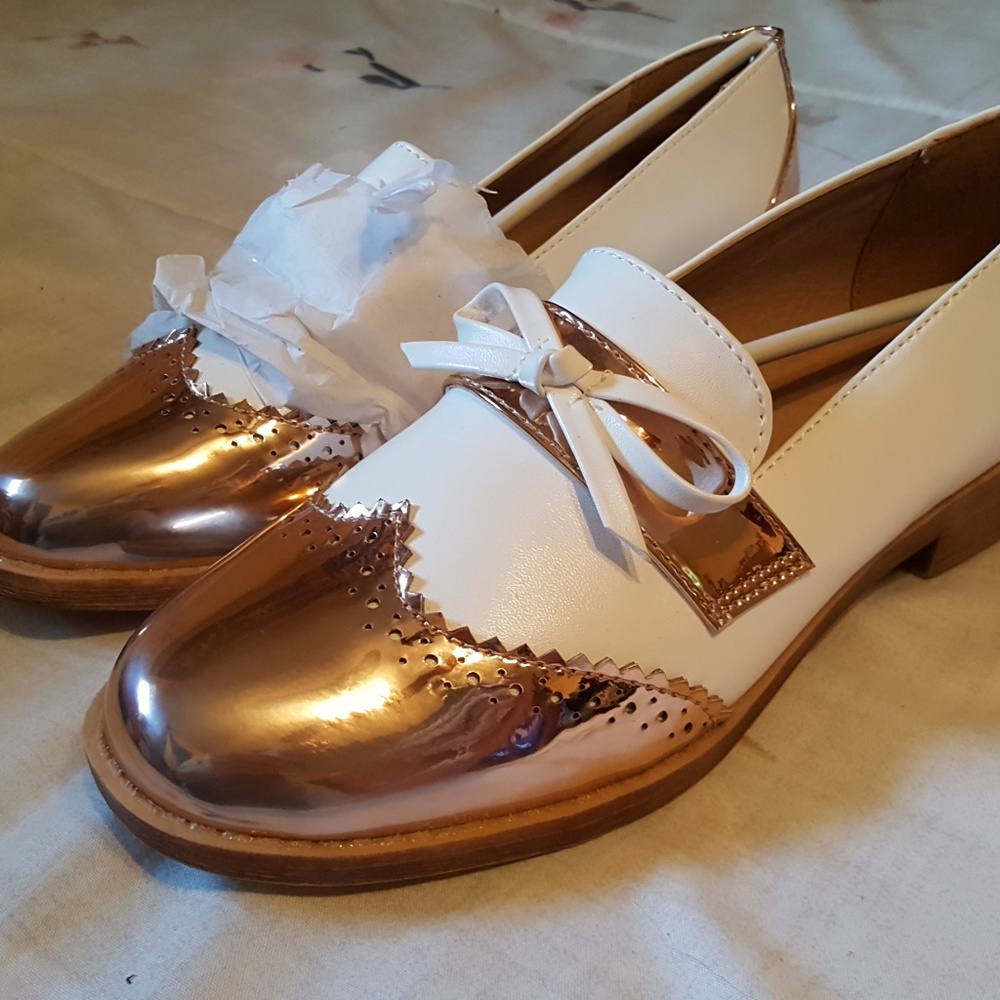 Journee Collection Womens Wingtip Bow Oxford Shoes